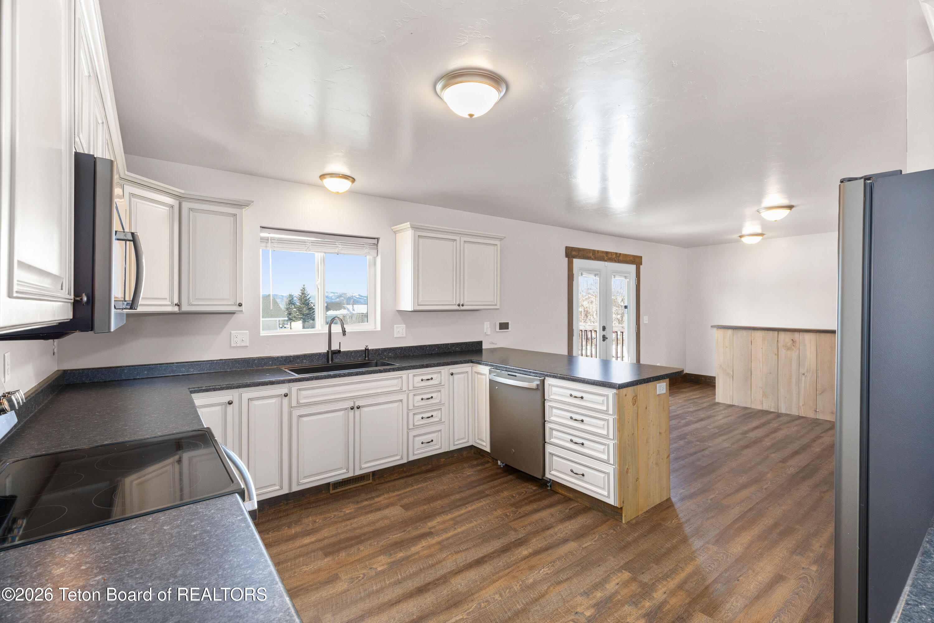 242 Holly Drive Star Valley Ranch, WY 83127 - Photo 3 of 31 242 Holly Dr IMG_9638