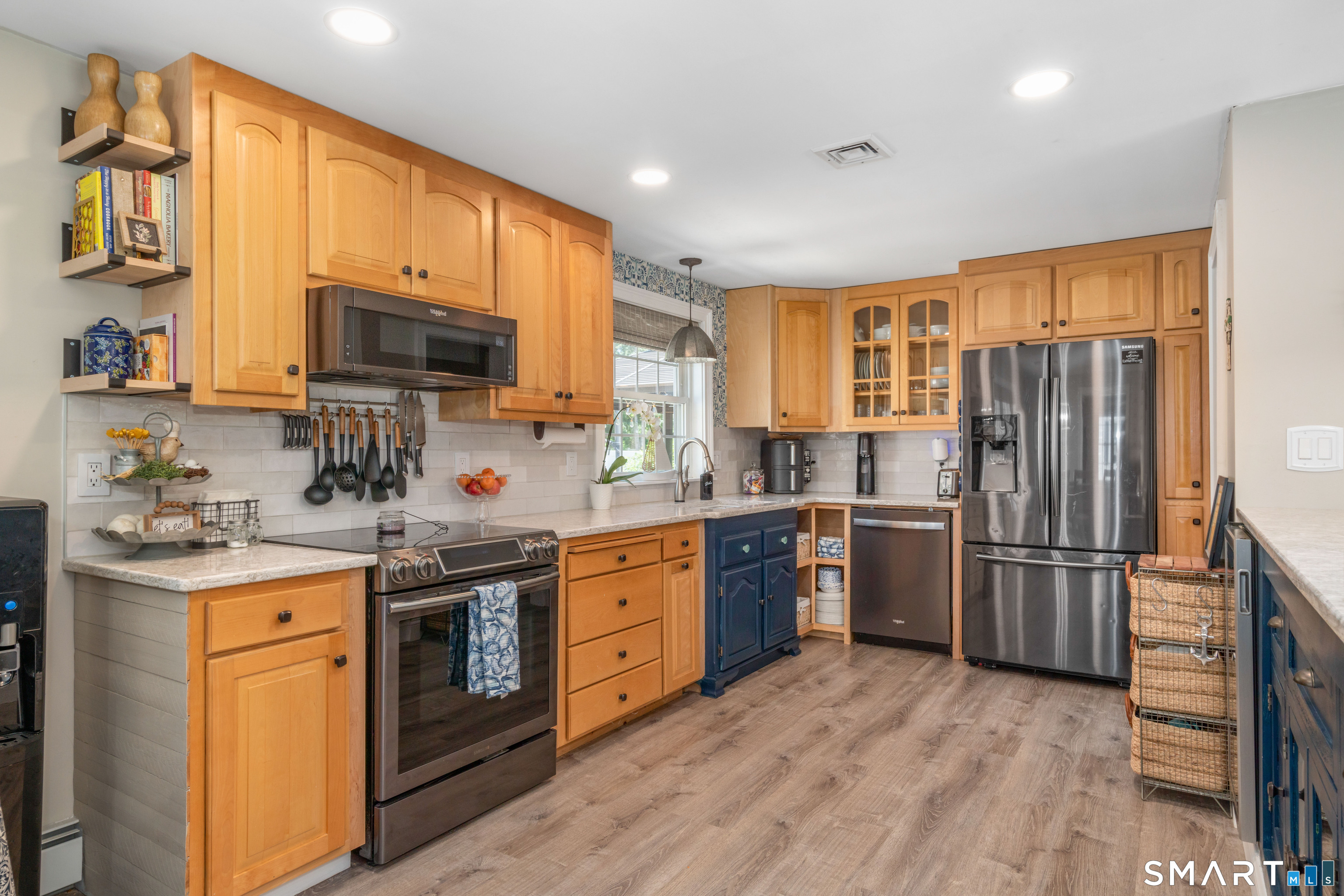 355 Burnham Street Manchester, CT 06042 - Photo 10 of 40