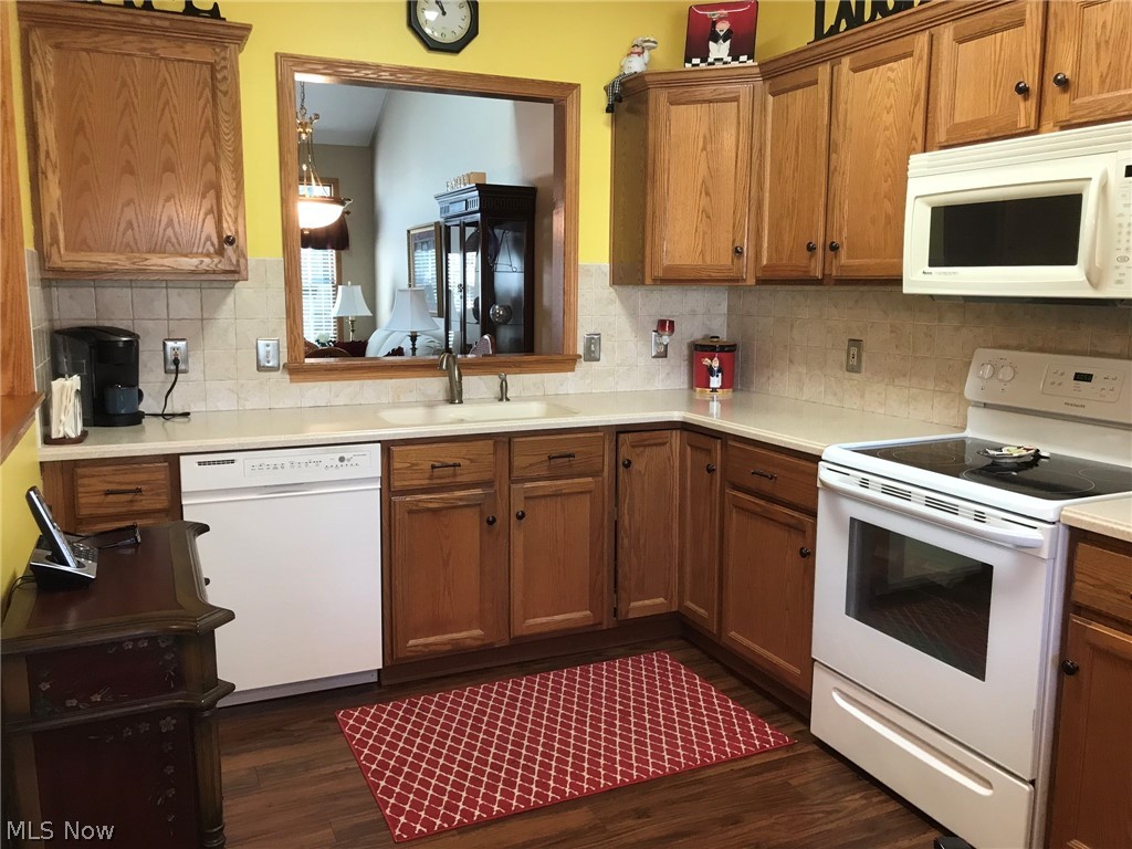 2446 Charing Cross Road Northwest Canton, OH 44708 - Photo 4 of 25 Gallery Image 4