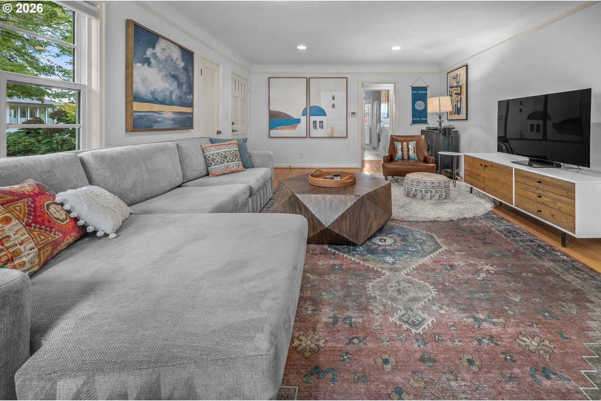 3125 Southwest Ridgewood Avenue Portland, OR 97225 - Photo 10 of 48 Gallery Image 10