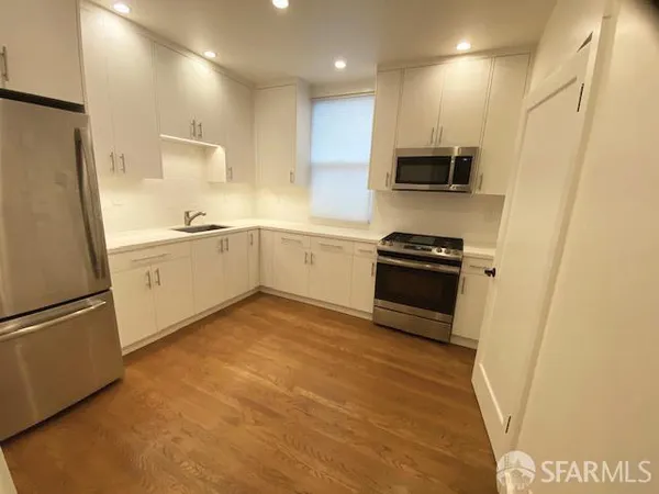 $3,200 | 2385 18th Avenue, San Francisco, CA 94116