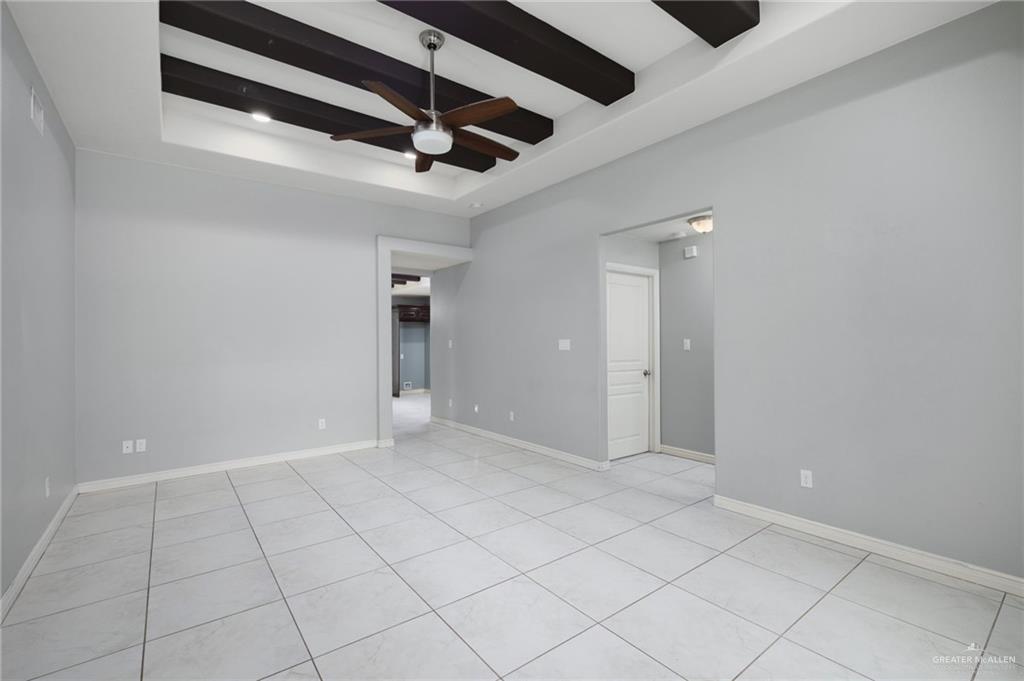 1102 Miracle Lane Mission, TX 78572 - Photo 4 of 16