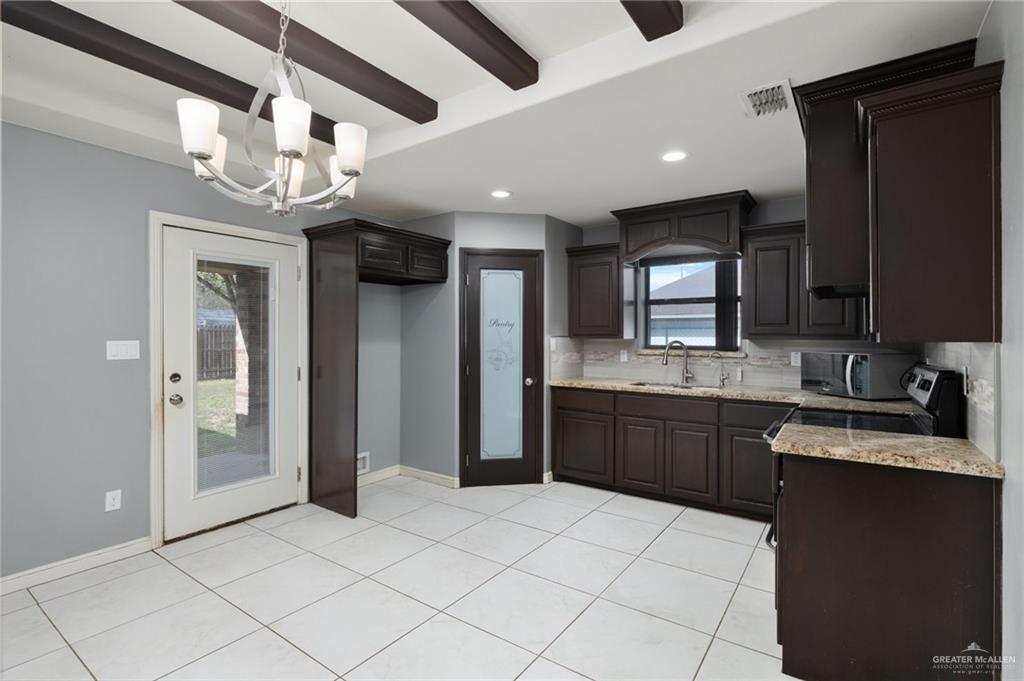 1102 Miracle Lane Mission, TX 78572 - Photo 6 of 16