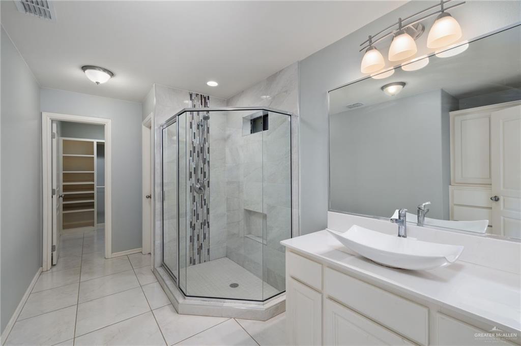 1102 Miracle Lane Mission, TX 78572 - Photo 8 of 16