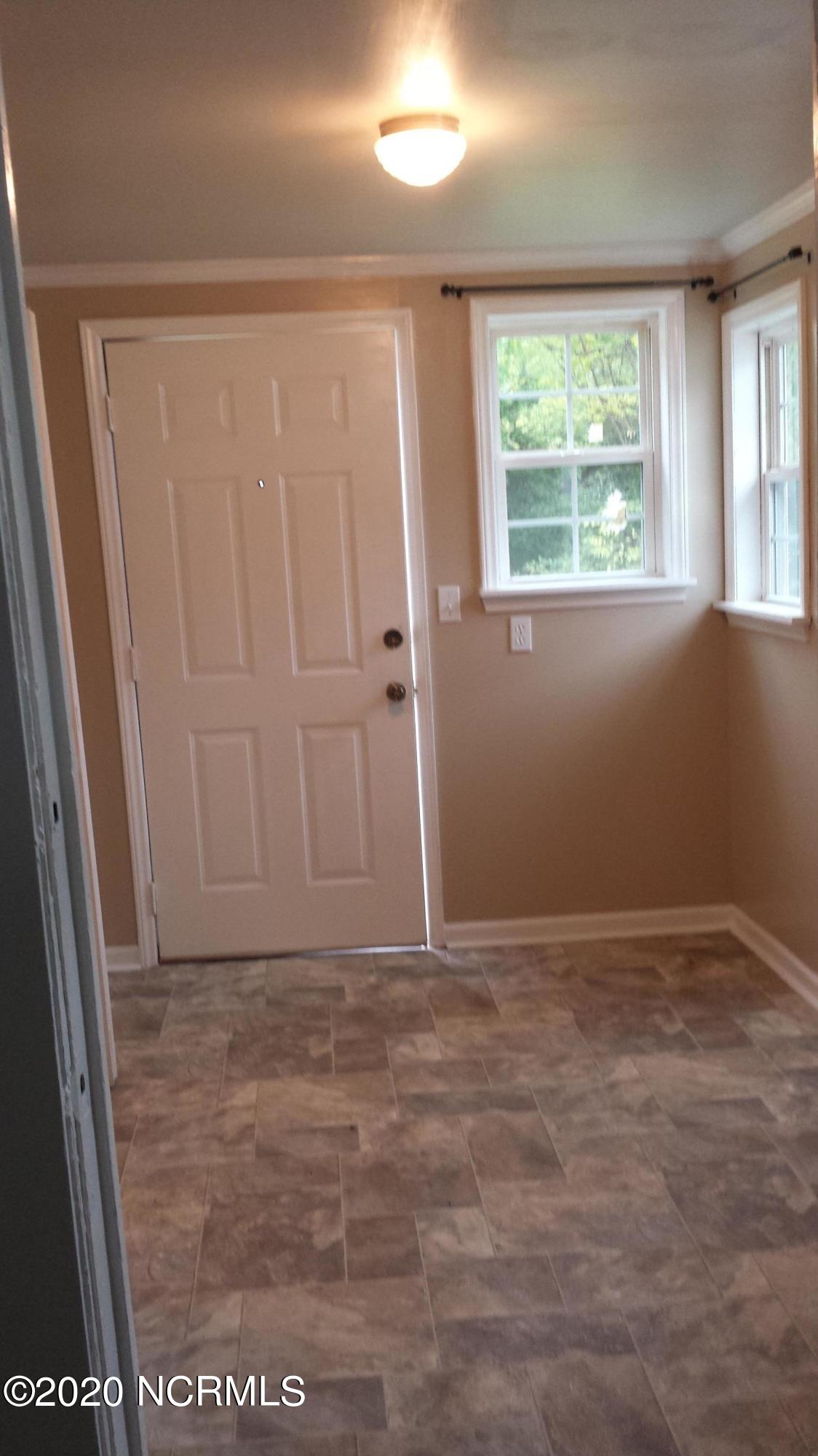 2216 Murchison Road Fayetteville, NC 28301 - Photo 25 of 37 2220 Murchison sitting