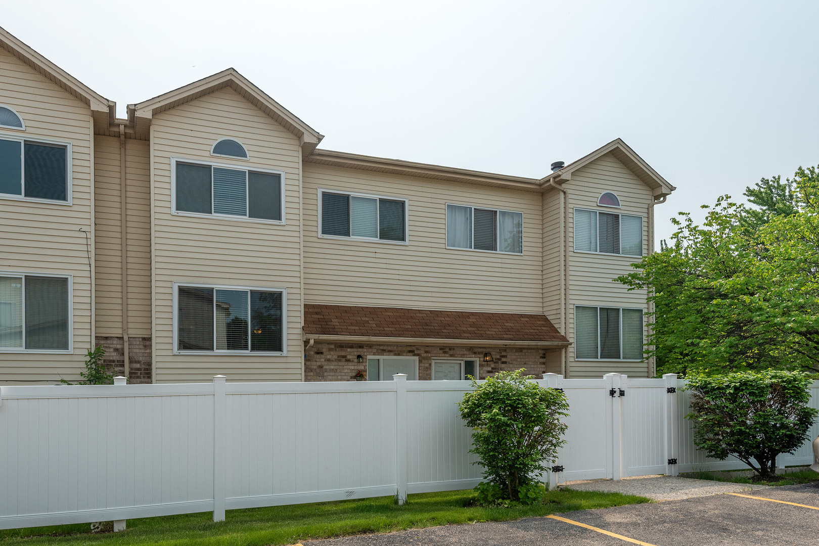 381 Park Ridge Lane, Unit C Aurora, IL 60504 - Photo 1 of 20