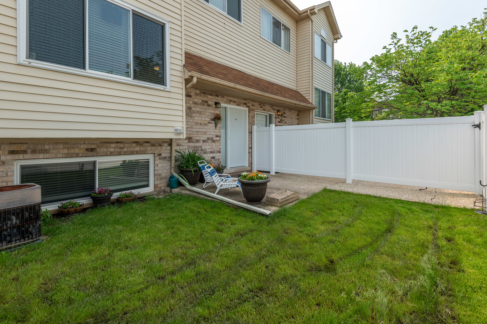 381 Park Ridge Lane, Unit C Aurora, IL 60504 - Photo 3 of 20