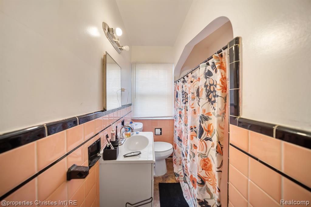 5284 Devonshire Road Detroit, MI 48224 - Photo 4 of 21
