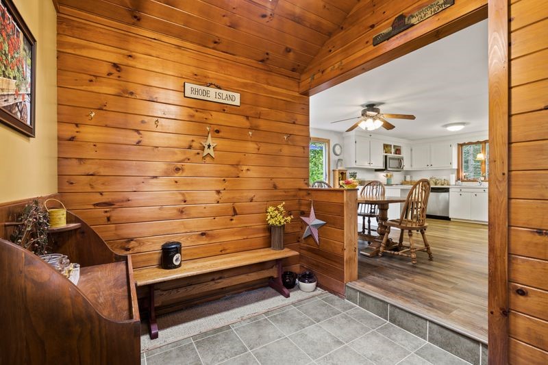 106 Touisset Road Warren, RI 02885 - Photo 16 of 40