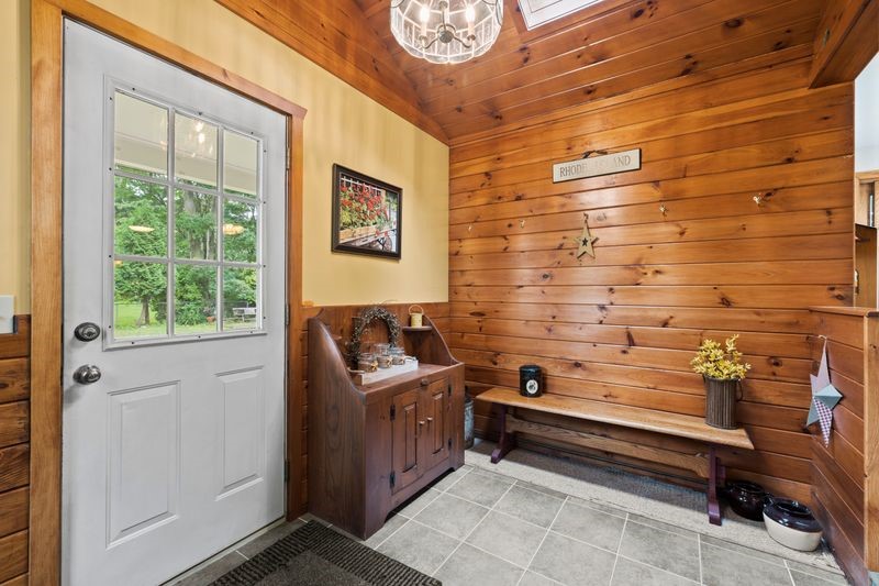 106 Touisset Road Warren, RI 02885 - Photo 17 of 40