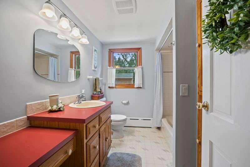106 Touisset Road Warren, RI 02885 - Photo 27 of 40