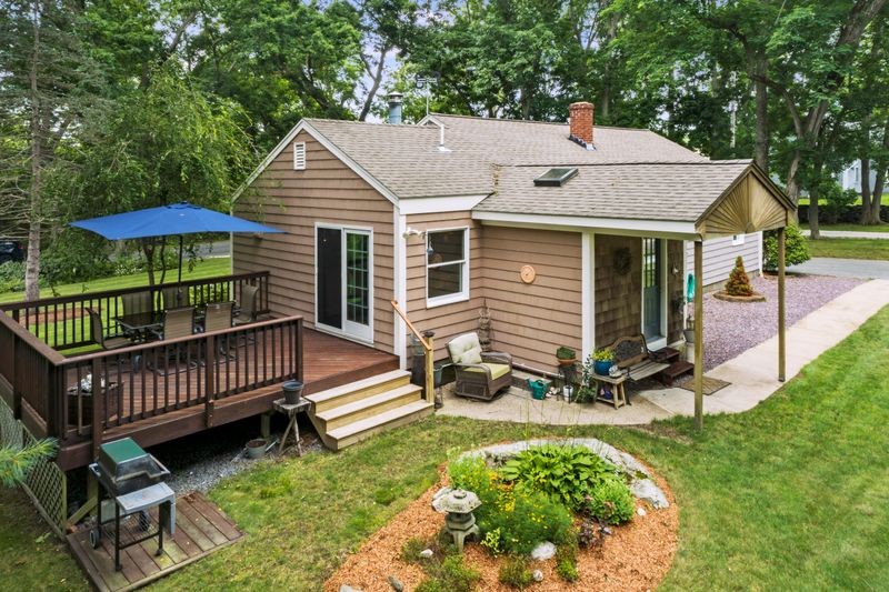 106 Touisset Road Warren, RI 02885 - Photo 28 of 40