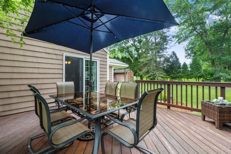 106 Touisset Road Warren, RI 02885 - Photo 31 of 40