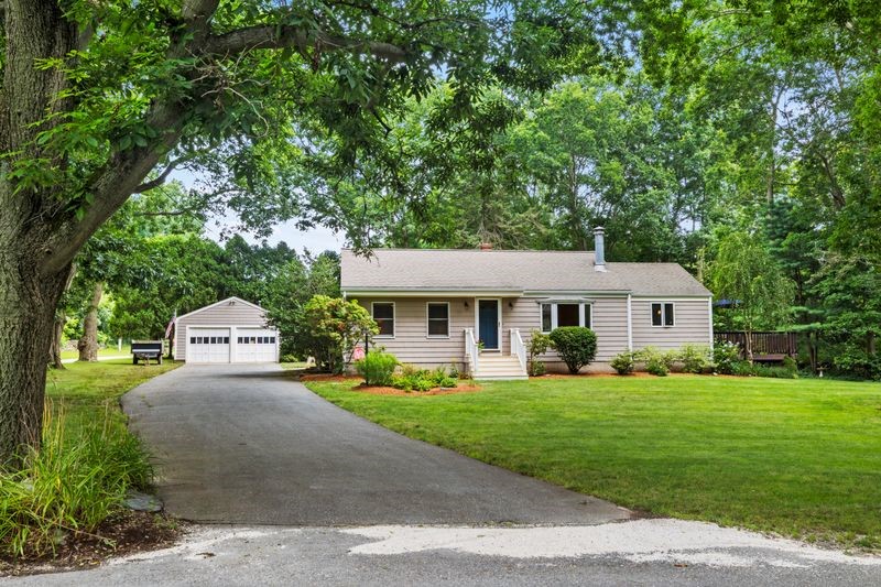 106 Touisset Road Warren, RI 02885 - Photo 4 of 40