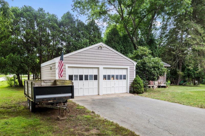 106 Touisset Road Warren, RI 02885 - Photo 5 of 40