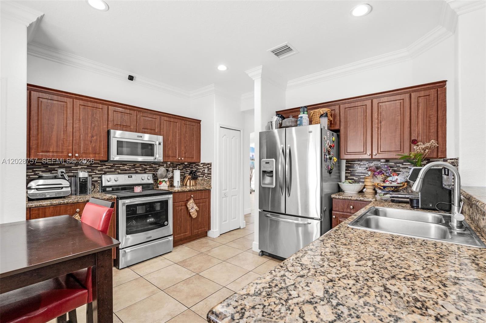 16610 Southwest 57th Lane Miami, FL 33193 - Photo 12 of 47