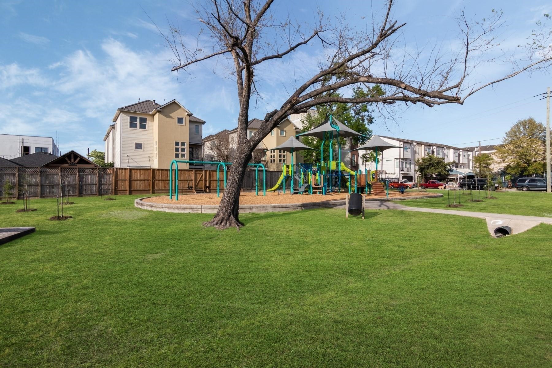 5646 Larkin Street Houston, TX 77007 - Photo 26 of 29 Right around the corner from the recently updated Cottage Grove Park.