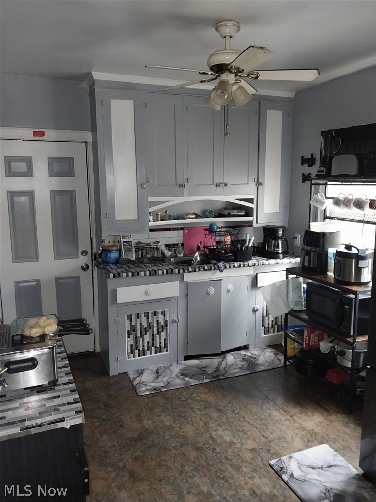 1747 Catalpa Road Cleveland, OH 44112 - Photo 4 of 16