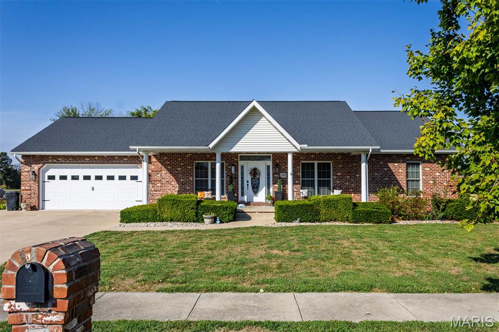 12740 Iberg Road Highland, IL 62249 - Photo 2 of 47