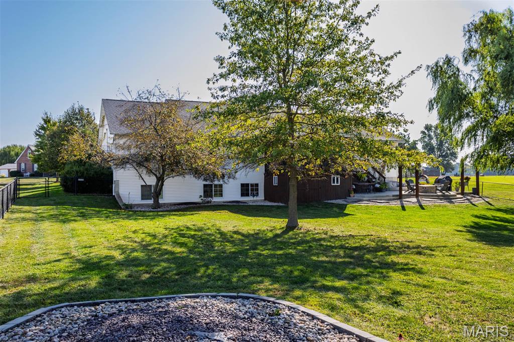 12740 Iberg Road Highland, IL 62249 - Photo 34 of 47
