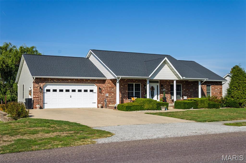 12740 Iberg Road Highland, IL 62249 - Photo 4 of 47