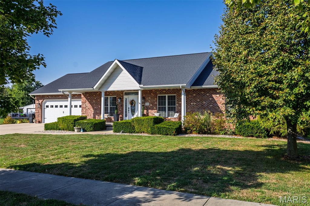 12740 Iberg Road Highland, IL 62249 - Photo 5 of 47