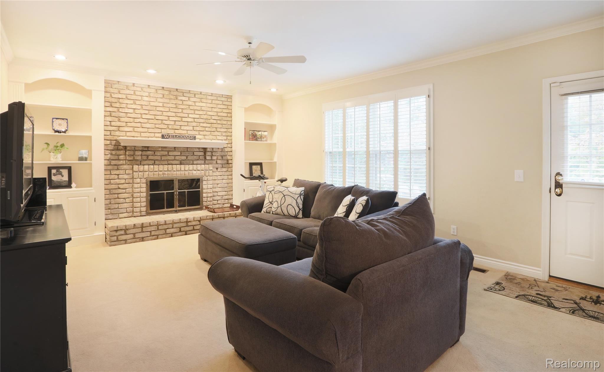 1138 Valley Stream Court Rochester, MI 48309 - Photo 12 of 31 0I0A9528.jpeg