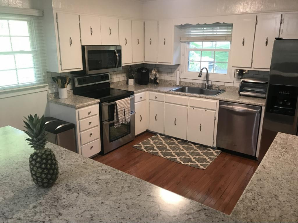 1706 Sundale Road Johnson City, TN 37604 - Photo 5 of 19 New SS Appliances