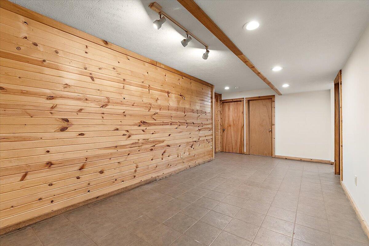 805 West Moore Road Grant, MI 49327 - Photo 30 of 61 65-805 W Moore Rd-65