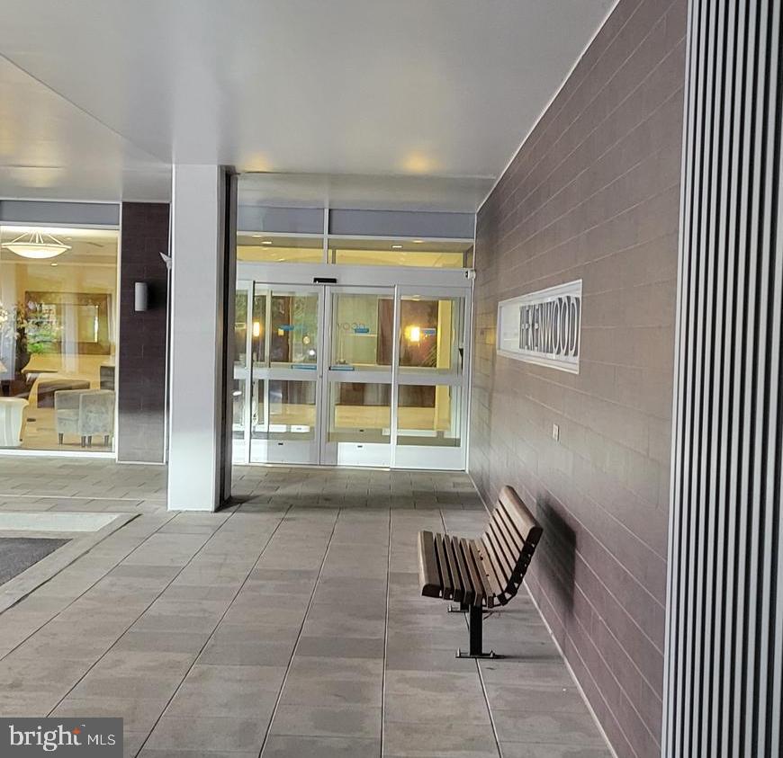 5101 River Road, Unit 1502 Bethesda, MD 20816 - Photo 5 of 32 Gallery Image 5