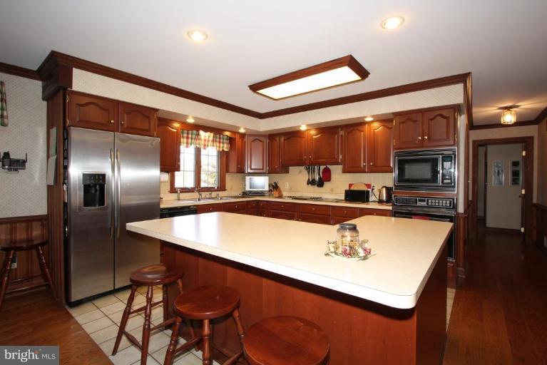 2230 Rutledge Road Fallston, MD 21047 - Photo 14 of 30 Kitchen and Breakfast Bar