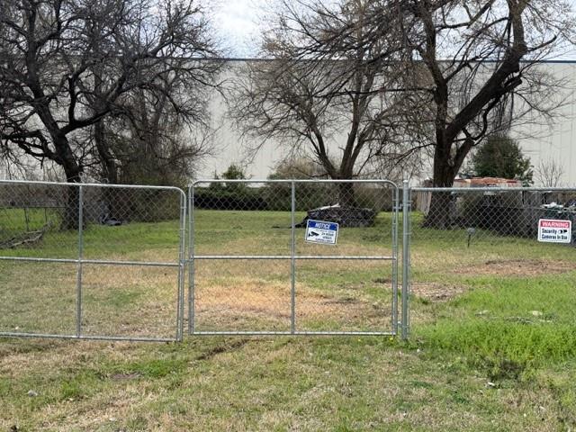 2736 Cedardale Road Lancaster, TX 75241 - Photo 3 of 9 a view of a park