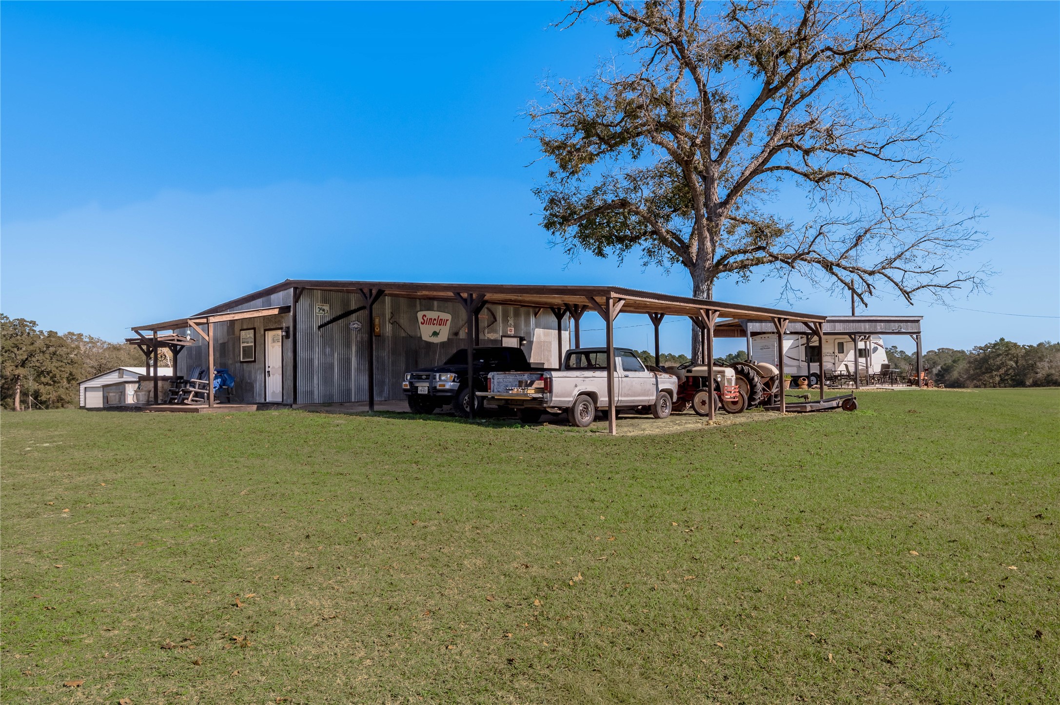 5316 Highway 19 Trinity, TX 75862 - Photo 15 of 34 a front view of a house with garden