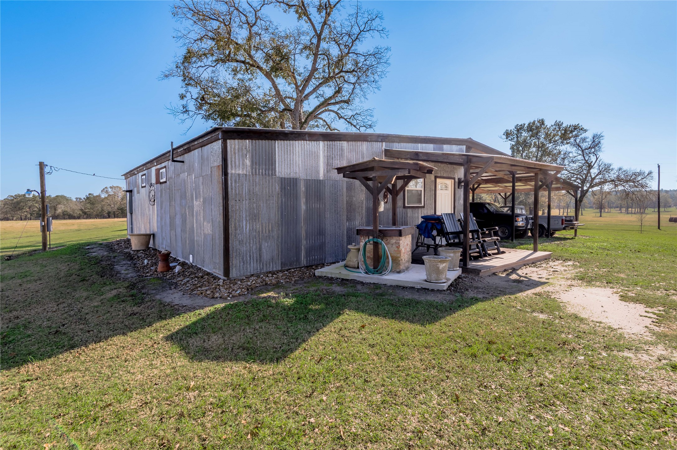 5316 Highway 19 Trinity, TX 75862 - Photo 19 of 34 a view of a house with backyard and sitting area