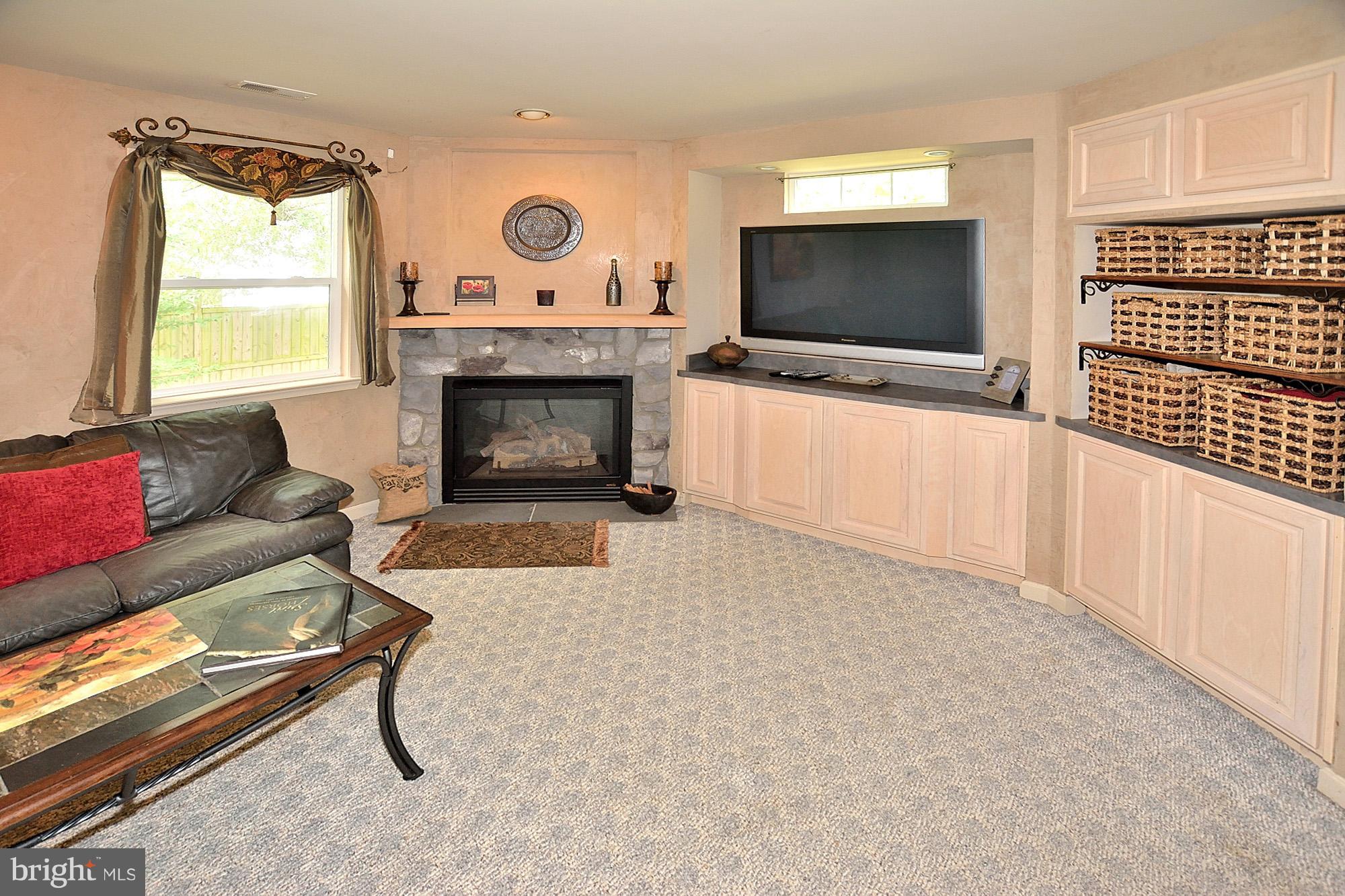 1946 Leonard Road Falls Church, VA 22043 - Photo 12 of 30 Family Room