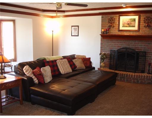 608 Hemlock Road Coraopolis, PA 15108 - Photo 5 of 12 Den/Family/Great Room.