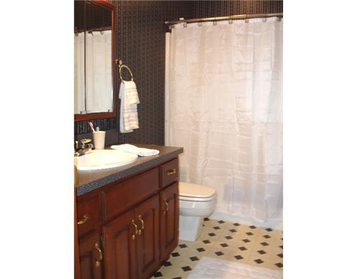608 Hemlock Road Coraopolis, PA 15108 - Photo 8 of 12 Full Bath.