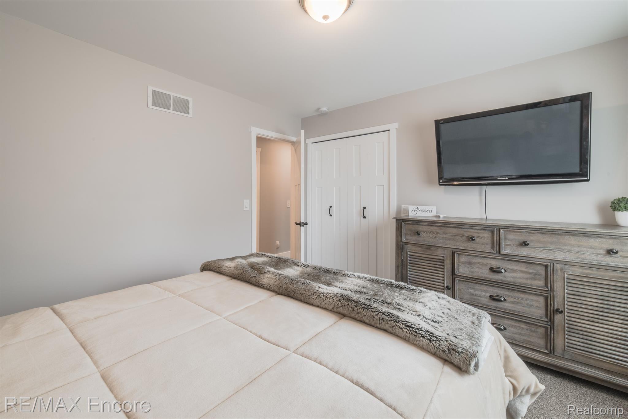 5161 North Georgetown Road Grand Blanc, MI 48439 - Photo 24 of 41 5161 N Georgetown-28.jpg