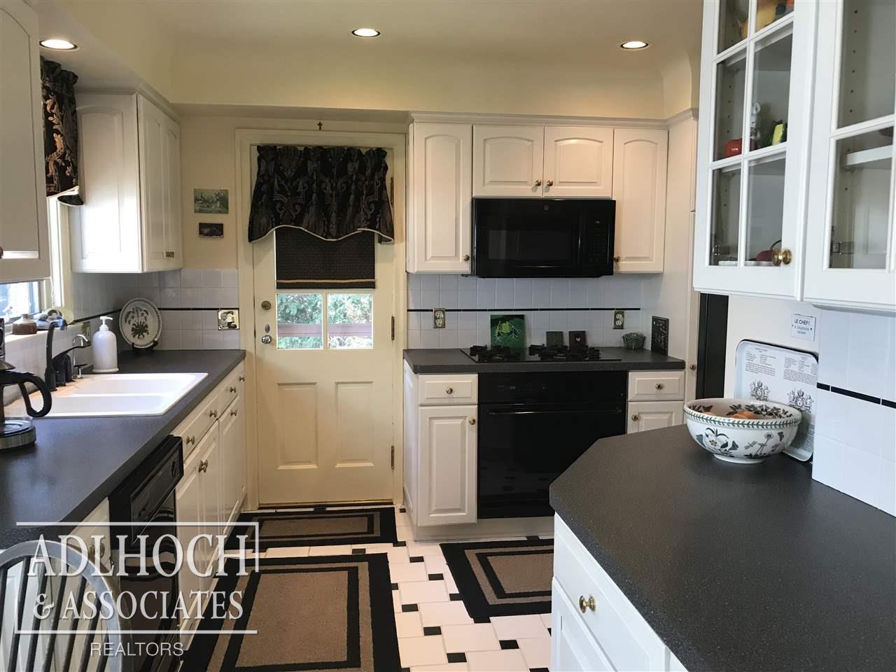 734 Pemberton Road Grosse Pointe Park, MI 48230 - Photo 12 of 23