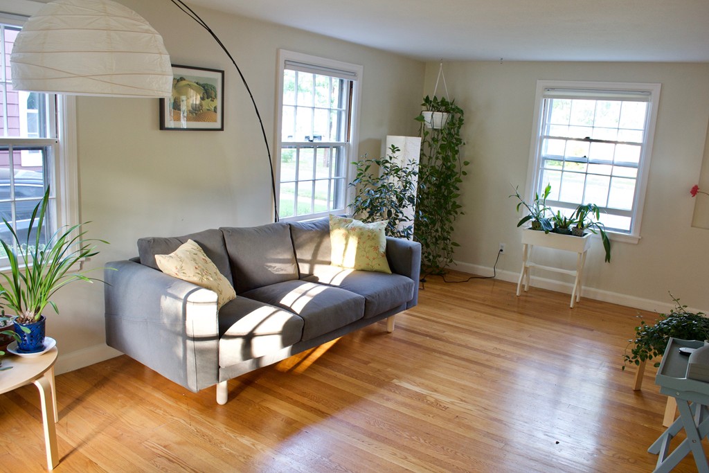 167 Gillette Avenue Springfield, MA 01118 - Photo 7 of 29 Gallery Image 7