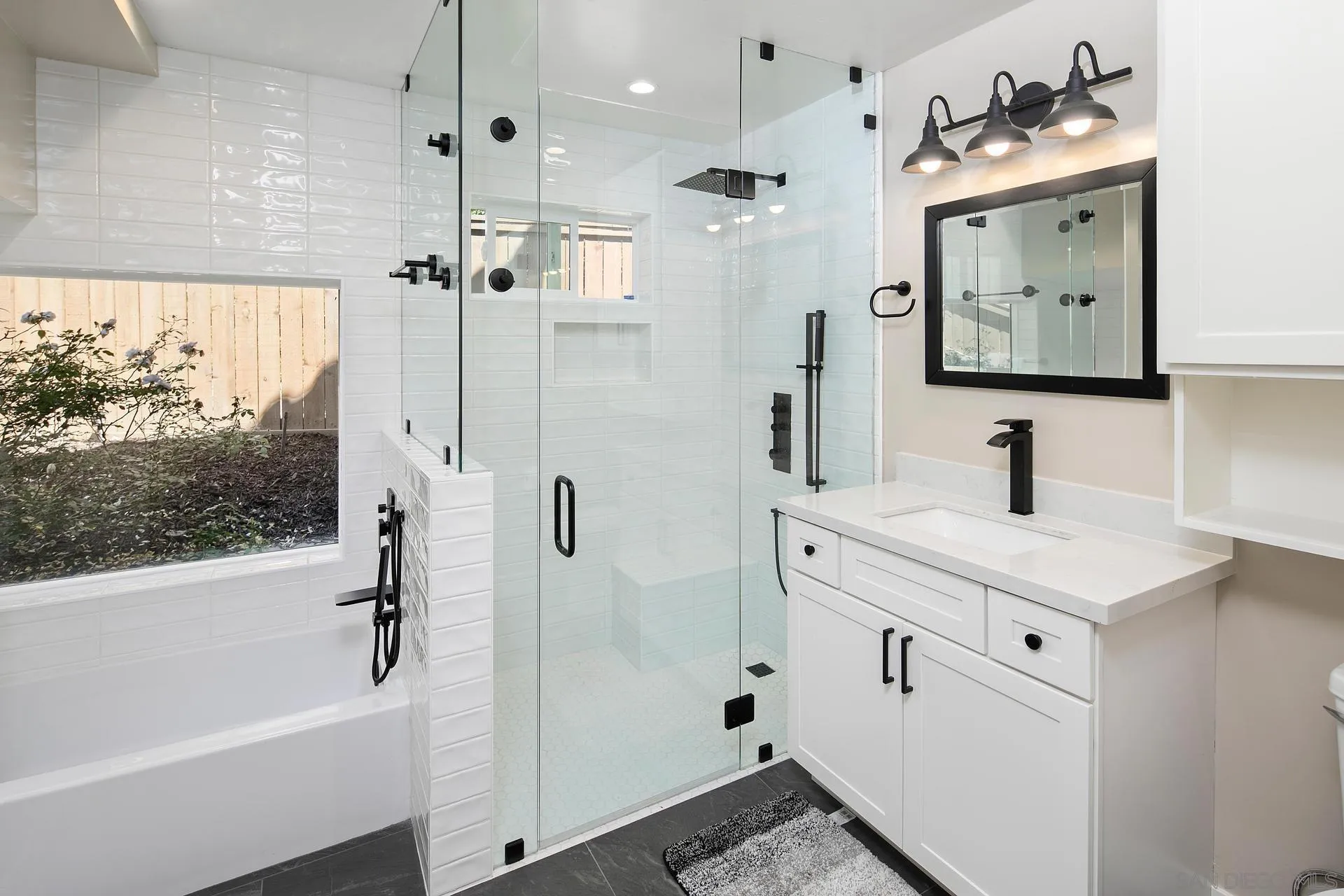 1103 Paradise Trail Road Chula Vista, CA 91915 - Photo 4 of 20 a bathroom with a sink mirror toilet and bathtub