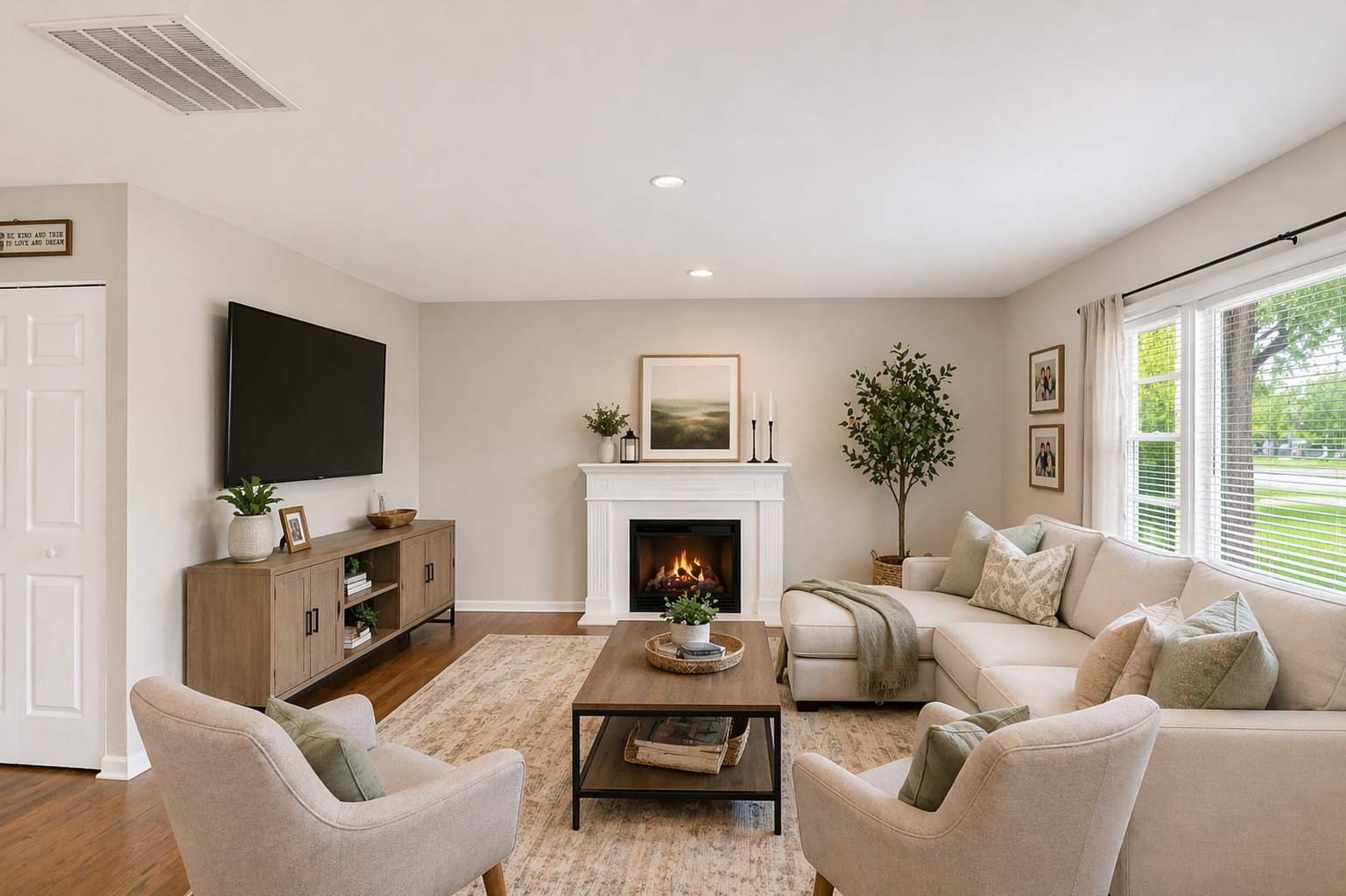 111 South Bartlett Road Streamwood, IL 60107 - Photo 2 of 21