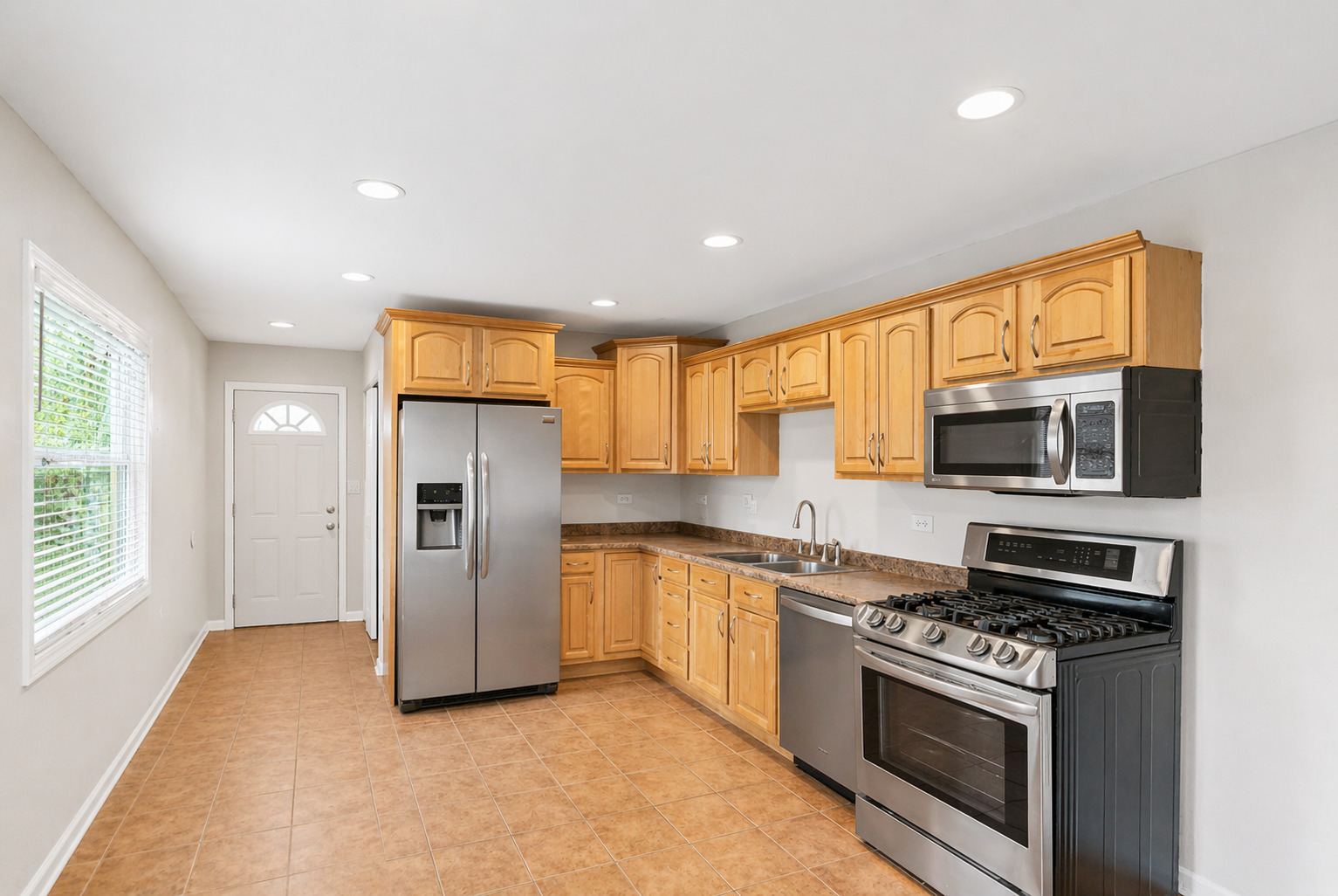 111 South Bartlett Road Streamwood, IL 60107 - Photo 6 of 21