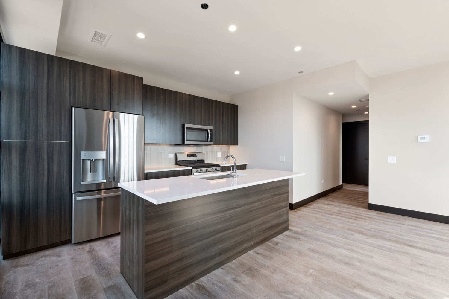 1123 West Randolph Street, Unit 401 Chicago, IL 60607 - Photo 8 of 12