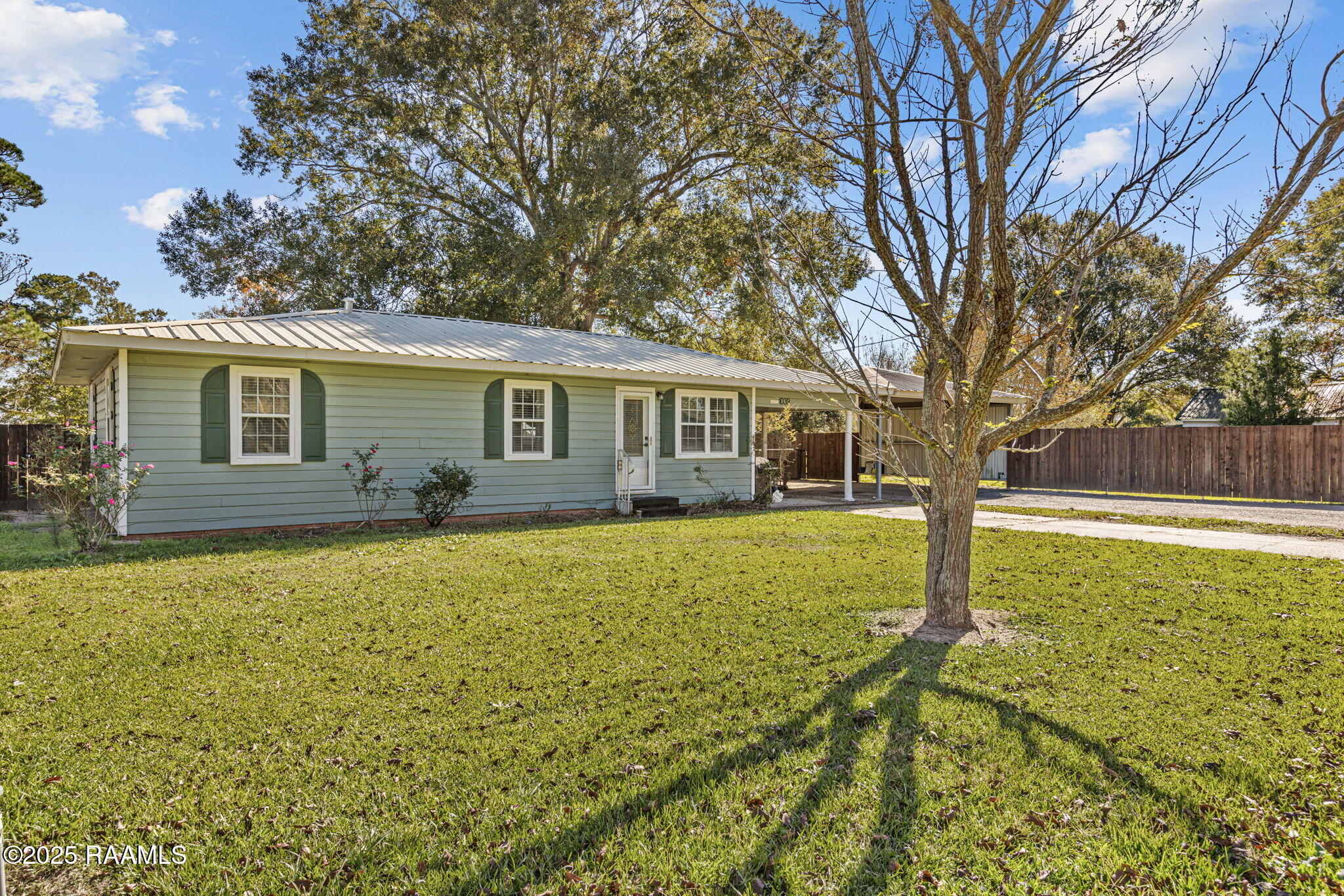 1039 Craig Street Ville Platte, LA 70586 - Photo 2 of 23 2-web-or-mls-1039 Craig St-2 (1)