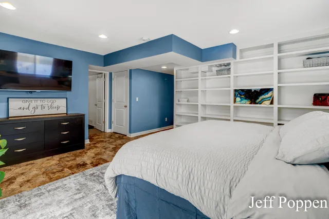 $489,000 | 5382 Pinnacle Drive Southwest, Wyoming, MI 49519