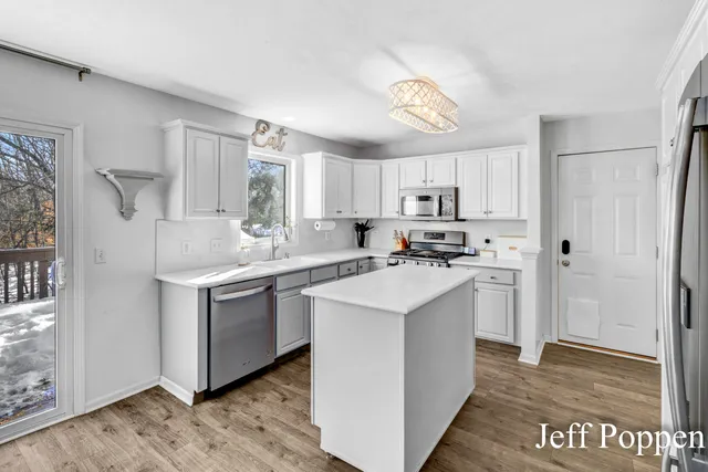 $489,000 | 5382 Pinnacle Drive Southwest, Wyoming, MI 49519