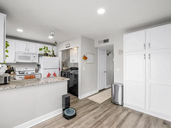$195,000 | 1745 North Winery Avenue, Unit 140, Fresno, CA 93703