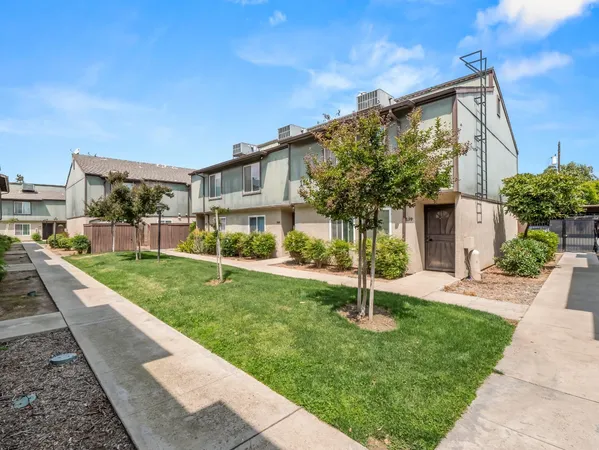 $195,000 | 1745 North Winery Avenue, Unit 140, Fresno, CA 93703