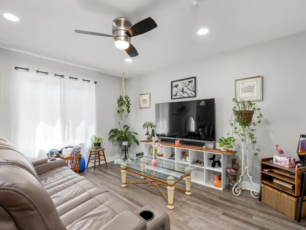 $195,000 | 1745 North Winery Avenue, Unit 140, Fresno, CA 93703